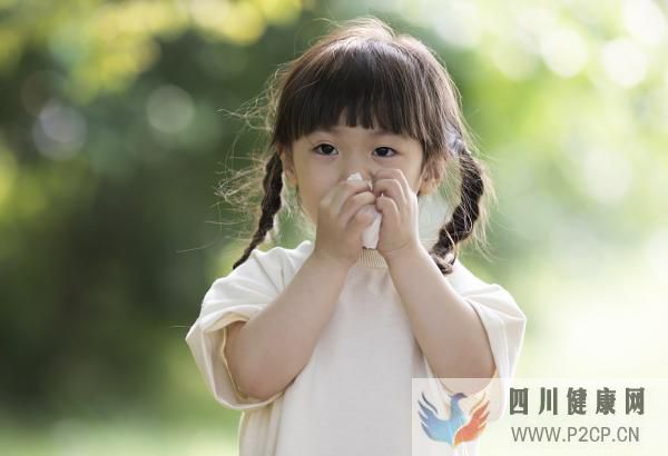 兒童過敏患者如何應(yīng)對花粉過敏高發(fā)季？(圖1)