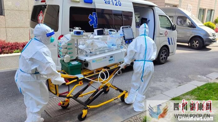 上海封控急救不停：醫(yī)生爭(zhēng)分奪秒打開“生”路先心病新生兒得重生(圖1)
