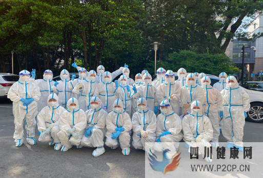五官科醫護志愿者奔走城市間核酸采樣超20萬支,星空下的采樣人不孤單(圖1) 五官科醫護志愿者奔走城市間核酸采樣超20萬支,星空下的采樣人不孤單(圖1)