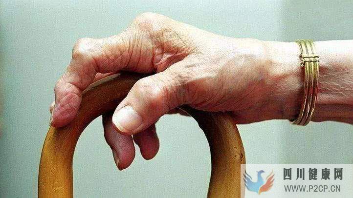 引起間質(zhì)性肺炎的原因是什么(圖1)