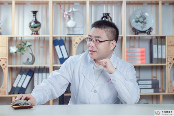 糖尿病腎病專家李建軍科普：糖尿病引起的視網(wǎng)膜病變什么癥狀(圖1)